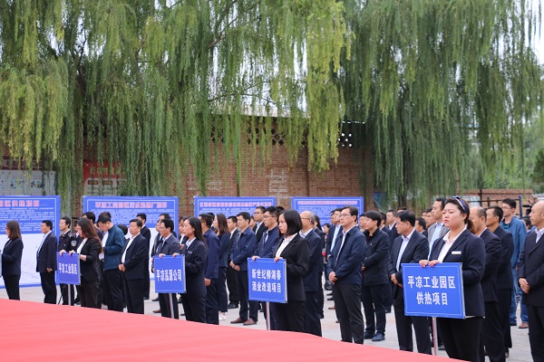 市委副書(shū)記、市長(cháng)王奮彥帶隊觀(guān)摩督查公司項目建設工作(圖4)