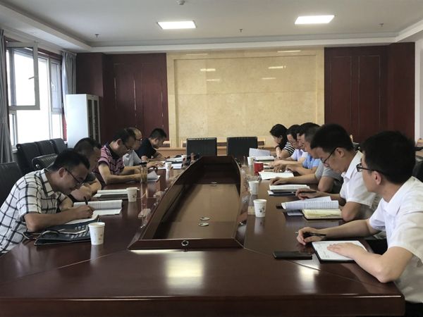 農業(yè)發(fā)展銀行平?jīng)龇中信c平?jīng)鲢垂九e行合作座談交流會(huì )(圖1)