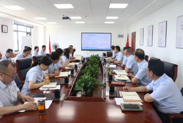 市產(chǎn)投集團召開(kāi)黨委理論中心組集體學(xué)習會(huì )議(圖2)